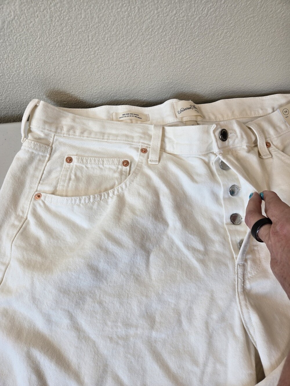 NWT Universal Thread Mid-Rise 90's Baggy White Jeans Size 16
